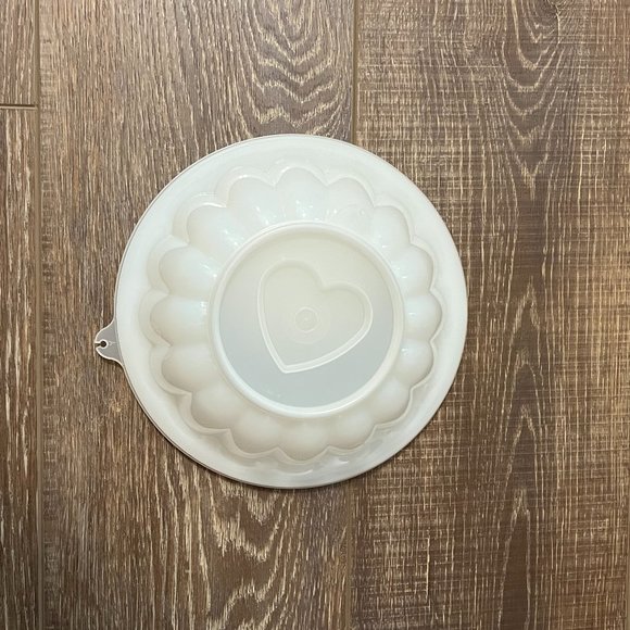 Tupperware Jel-N-Serve Bowl - Picture 3 of 9